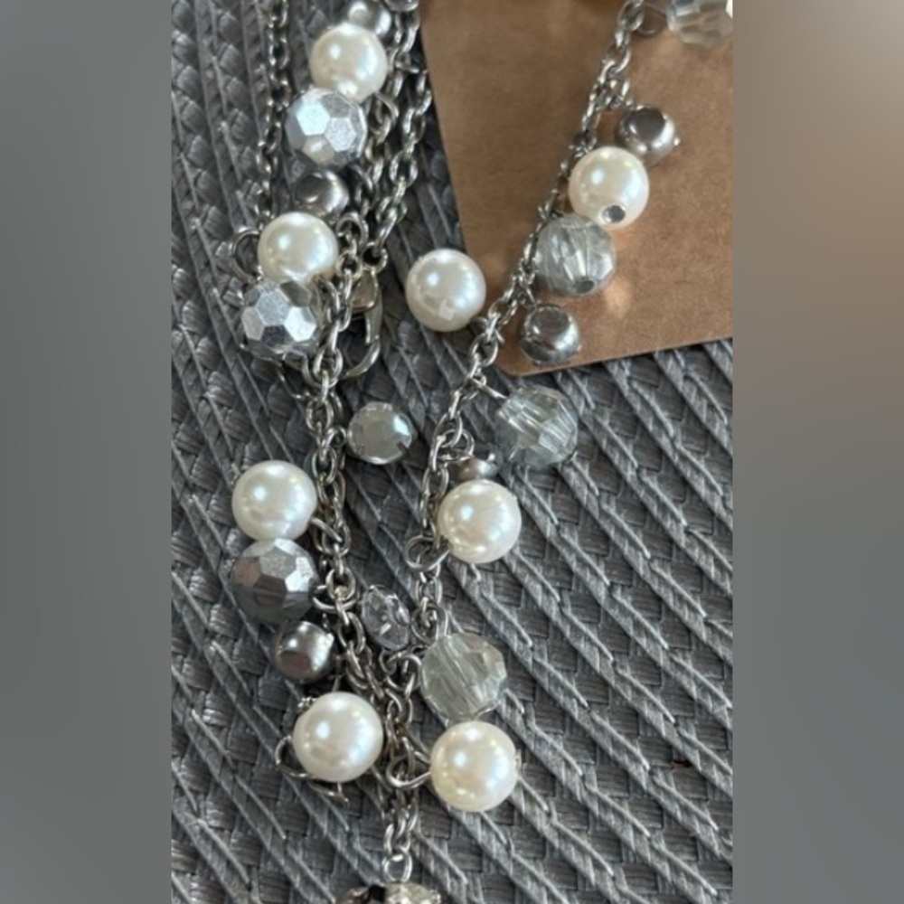 Elegant Silver and Pearl Necklace